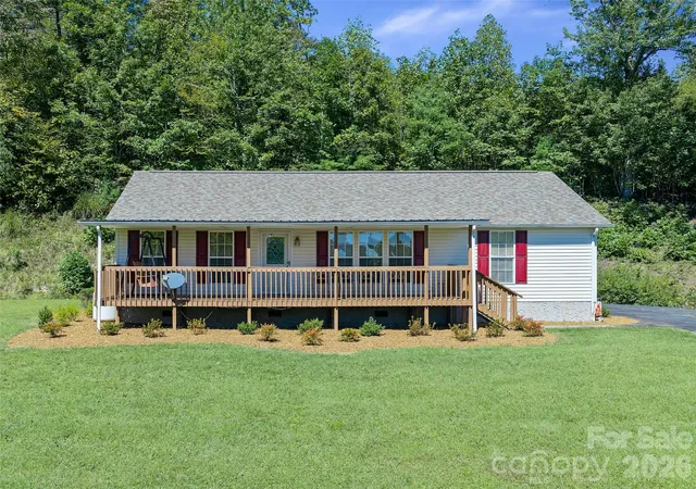 Photo 1 of Single family home for sale at 456 Tempie Mountain Rd, Spruce Pine, NC 28777 | MLS# 4430171 | Listing updated on 2026-10-01