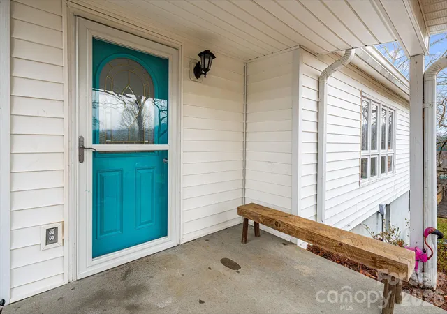 Photo 3 of Single family home for sale at 195 Whitmire Rd, Brevard, NC 28712 | MLS# 4430177 | Listing updated on 2026-10-07