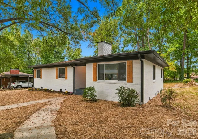 Photo 2 of Single family home for sale at 214 Dalewood Ave, Kannapolis, NC 28083 | MLS# 4430178 | Listing updated on 2026-10-13