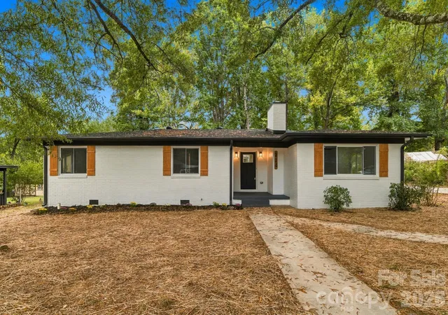 Photo 3 of Single family home for sale at 214 Dalewood Ave, Kannapolis, NC 28083 | MLS# 4430178 | Listing updated on 2026-10-13