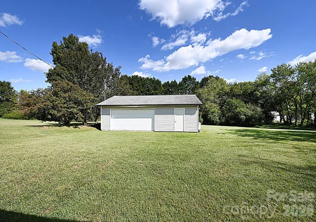 Photo 3 of Single family home for sale at 3383 Evans Dr, Connelly Springs, NC 28612 | MLS# 4430182 | Listing updated on 2026-10-02