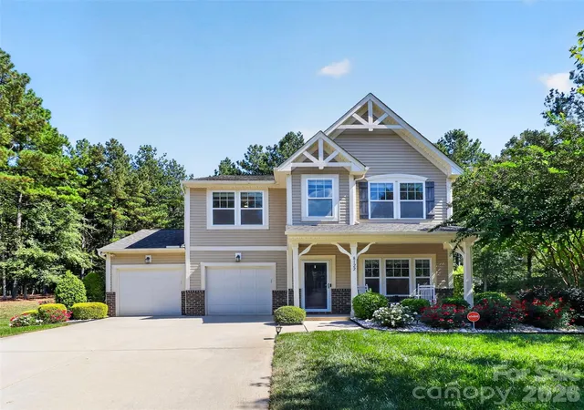 Photo 1 of Single family home for sale at 8122 Mossy Rock Rd, Waxhaw, NC 28173 | MLS# 4430192 | Listing updated on 2026-10-04