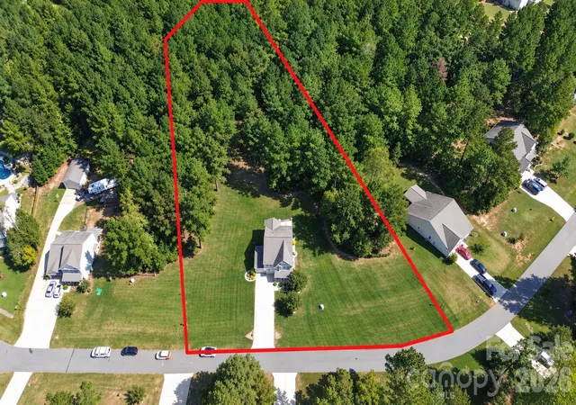 Photo 3 of Single family home for sale at 8122 Mossy Rock Rd, Waxhaw, NC 28173 | MLS# 4430192 | Listing updated on 2026-10-04
