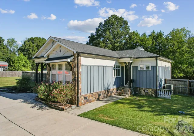 Photo 2 of Single family home for sale at 3403 Mary Elizabeth Church Rd, Waxhaw, NC 28173 | MLS# 4430194 | Listing updated on 2026-10-05