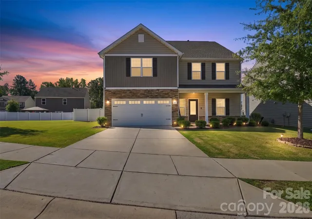 Photo 1 of Single family home for sale at 421 Maramec St, Fort Mill, SC 29715 | MLS# 4430195 | Listing updated on 2026-10-08