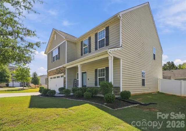Photo 3 of Single family home for sale at 421 Maramec St, Fort Mill, SC 29715 | MLS# 4430195 | Listing updated on 2026-10-01