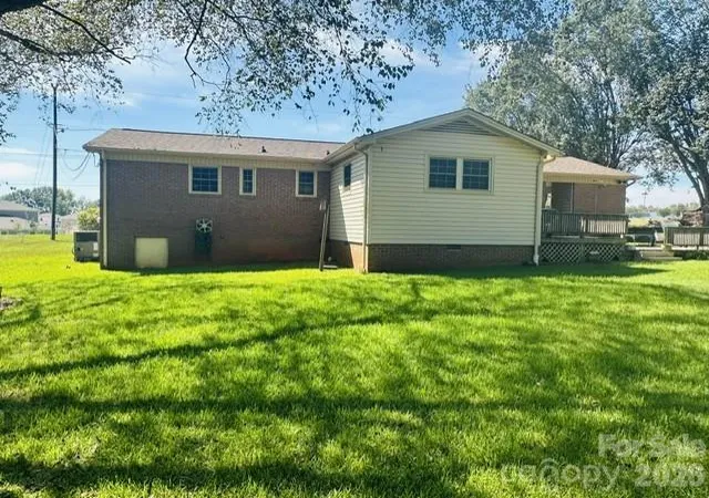 Photo 2 of Single family home for sale at 1415 Melrose Dr, Shelby, NC 28152 | MLS# 4430198 | Listing updated on 2026-10-07