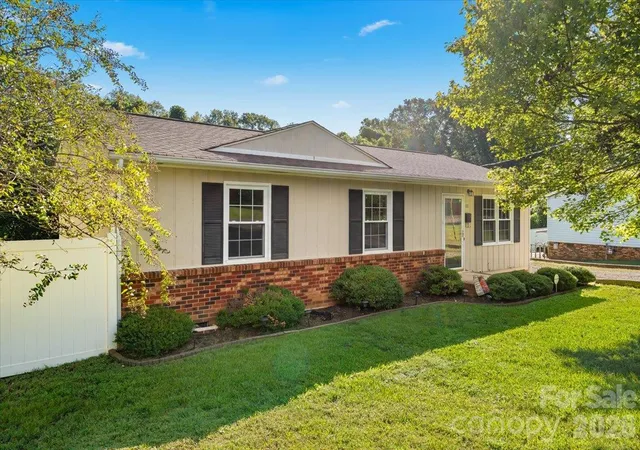 Photo 1 of Single family home for sale at 101 Cedar Ln, Mount Holly, NC 28120 | MLS# 4430215 | Listing updated on 2026-10-04