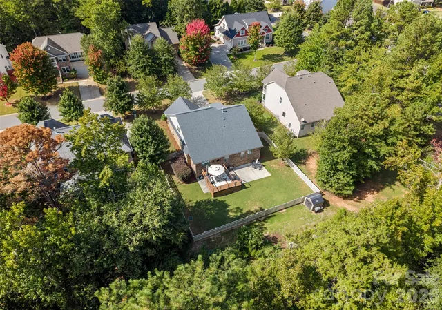 Photo 3 of Single family home for sale at 317 Windy Pine Dr, Clover, SC 29710 | MLS# 4430228 | Listing updated on 2026-10-07