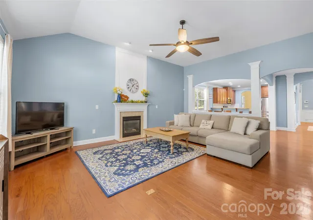 Photo 4 of Single family home for sale at 317 Windy Pine Dr, Clover, SC 29710 | MLS# 4430228 | Listing updated on 2026-10-07