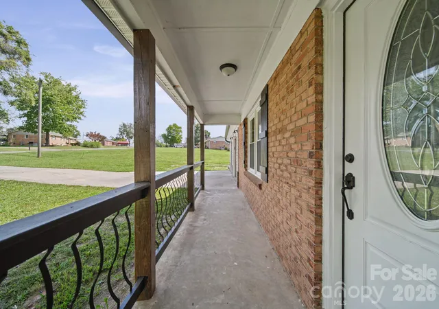 Photo 2 of Single family home for sale at 109 Colonial Dr, Kings Mountain, NC 28086 | MLS# 4430231 | Listing updated on 2026-10-08