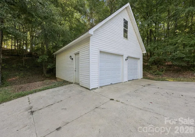 Photo 3 of Single family home for sale at 205 Colonial Ave, Concord, NC 28025 | MLS# 4430236 | Listing updated on 2026-10-02