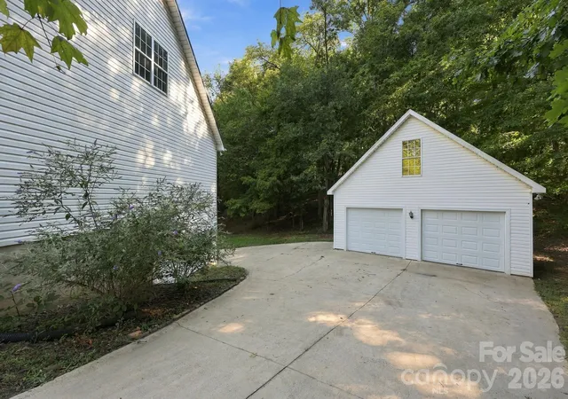 Photo 4 of Single family home for sale at 205 Colonial Ave, Concord, NC 28025 | MLS# 4430236 | Listing updated on 2026-10-02