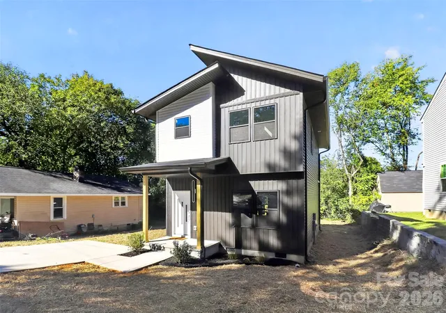 Photo 2 of Single family home for sale at 210 Mahan St Sw, Concord, NC 28025 | MLS# 4430238 | Listing updated on 2026-10-02