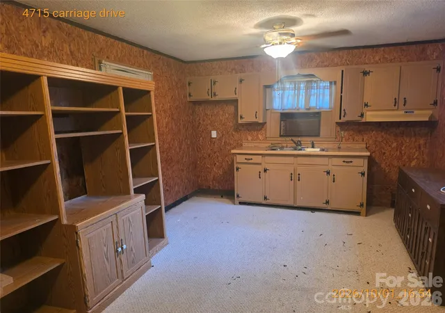 Photo 2 of Single family home for sale at 4715 Carriage Dr Cir, Charlotte, NC 28205 | MLS# 4430241 | Listing updated on 2026-10-03