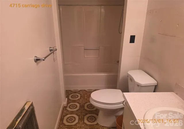 Photo 4 of Single family home for sale at 4715 Carriage Dr Cir, Charlotte, NC 28205 | MLS# 4430241 | Listing updated on 2026-10-03