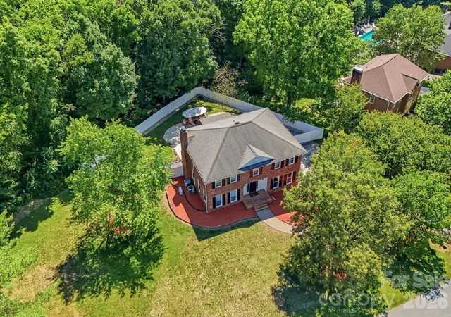 Photo 2 of Sale Pending at 7000 Tramore Ln, Clemmons, NC 27012 | MLS# 4430242 | Listing updated on 2026-10-06
