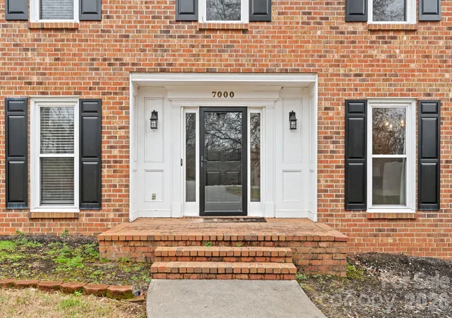 Photo 3 of Sale Pending at 7000 Tramore Ln, Clemmons, NC 27012 | MLS# 4430242 | Listing updated on 2026-10-06