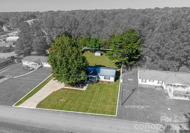 Photo 2 of Single family home for sale at 147 Finger St, Lincolnton, NC 28092 | MLS# 4430243 | Listing updated on 2026-10-08