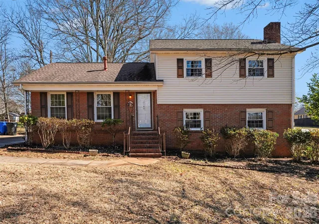 Photo 1 of Single family home for sale at 1140 Fieldstone Rd, Mooresville, NC 28115 | MLS# 4430249 | Listing updated on 2026-10-12