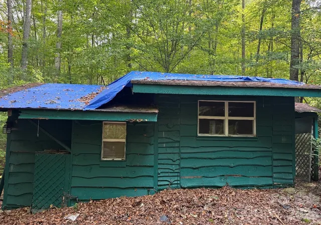 Photo 3 of Single family home for sale at 71 Laurel Ridge Dr, Spruce Pine, NC 28777 | MLS# 4430252 | Listing updated on 2026-10-08