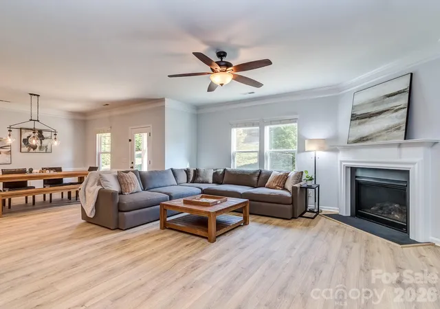 Photo 2 of Sale Pending at 3827 Park S Sta Blvd, Charlotte, NC 28210 | MLS# 4430256 | Listing updated on 2026-10-08