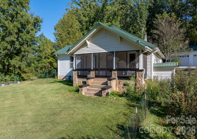 Photo 3 of Single family home for sale at 6998 Nobby Lail Rd, Connelly Springs, NC 28612 | MLS# 4430260 | Listing updated on 2026-10-05
