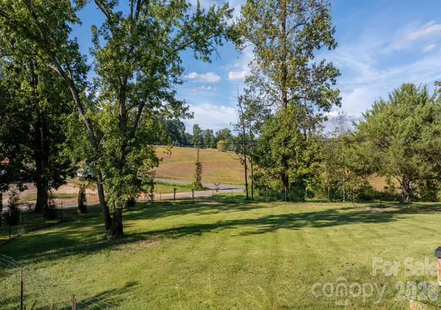 Photo 4 of Single family home for sale at 6998 Nobby Lail Rd, Connelly Springs, NC 28612 | MLS# 4430260 | Listing updated on 2026-10-05