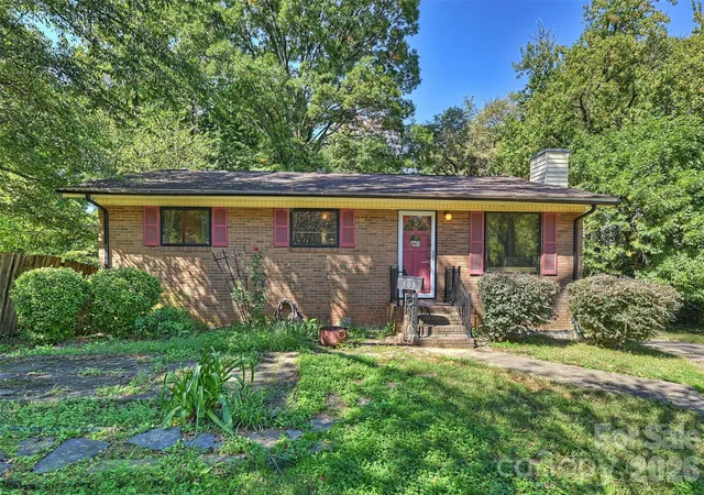 Photo 1 of Single family home for sale at 808 Davenport St, Charlotte, NC 28208 | MLS# 4430283 | Listing updated on 2026-10-21