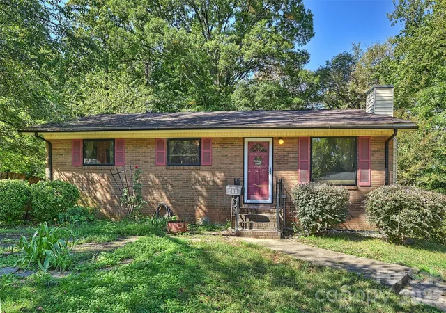 Photo 2 of Single family home for sale at 808 Davenport St, Charlotte, NC 28208 | MLS# 4430283 | Listing updated on 2026-10-21