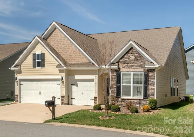 Photo 1 of Single family home for sale at 748 Summerfield Pl, Flat Rock, NC 28731 | MLS# 4430286 | Listing updated on 2026-10-03