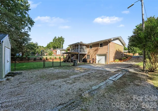 Photo 2 of Single family home for sale at 211 W 21st Street, Kannapolis, NC 28081 | MLS# 4430291 | Listing updated on 2026-10-03