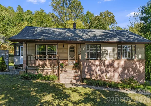 Single family home for sale at 227 Cedar Hl Rd, Asheville, NC 28806 | MLS# 4430299