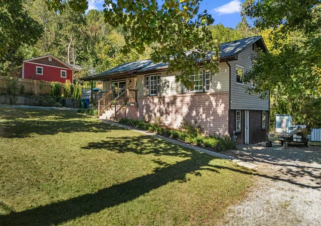 Photo 1 of Single family home for sale at 227 Cedar Hl Rd, Asheville, NC 28806 | MLS# 4430299 | Listing updated on 2026-10-05
