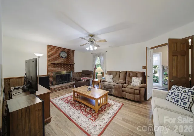 Photo 4 of Single family home for sale at 6134 Hickory Forest Dr, Charlotte, NC 28277 | MLS# 4430305 | Listing updated on 2026-10-19