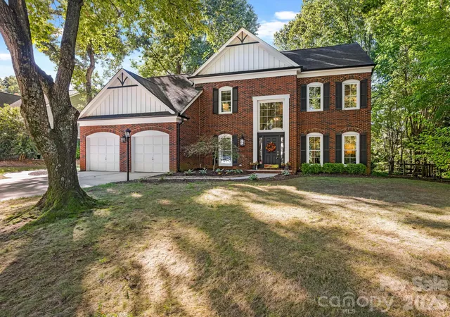 Photo 1 of Single family home for sale at 6705 Elmstone Dr, Charlotte, NC 28277 | MLS# 4430309 | Listing updated on 2026-10-29