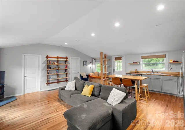 Photo 3 of Single family home for sale at 28 Long Cvs Rd, Candler, NC 28715 | MLS# 4430311 | Listing updated on 2026-10-02