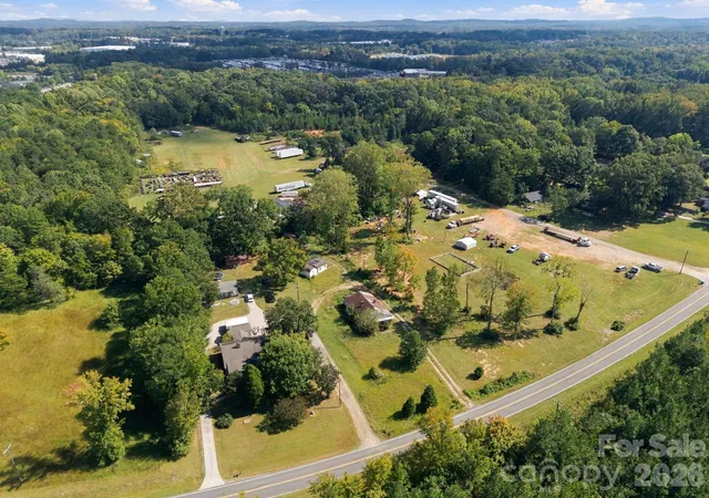 Photo 2 of Single family home for sale at 1270 Henderson Grv Church Rd, Salisbury, NC 28147 | MLS# 4430315 | Listing updated on 2026-10-03
