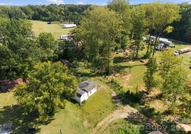 Photo 4 of Single family home for sale at 1270 Henderson Grv Church Rd, Salisbury, NC 28147 | MLS# 4430315 | Listing updated on 2026-10-03