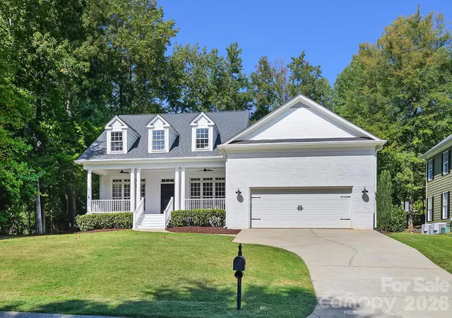 Photo 3 of Single family home for sale at 21325 Summerbrook Dr, Cornelius, NC 28031 | MLS# 4430317 | Listing updated on 2026-10-05