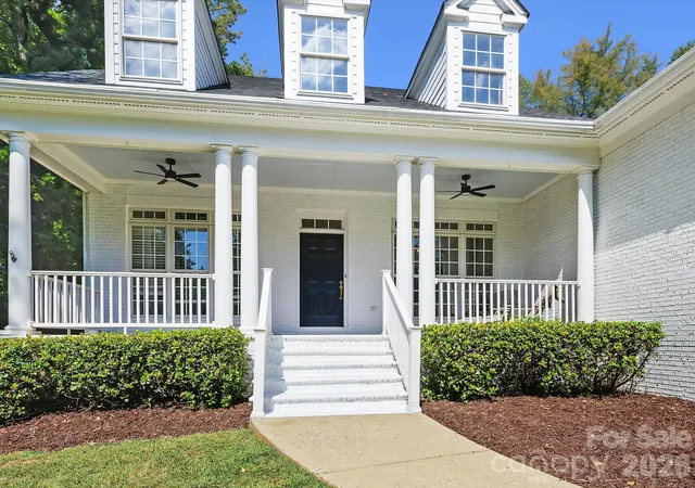 Photo 2 of Single family home for sale at 21325 Summerbrook Dr, Cornelius, NC 28031 | MLS# 4430317 | Listing updated on 2026-10-05