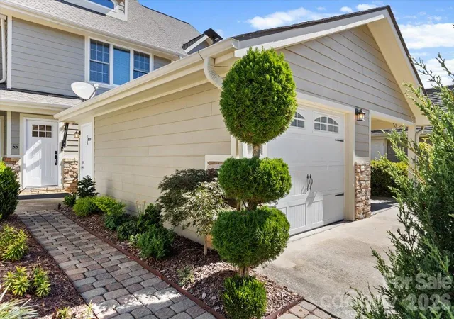 Photo 3 of Condo for sale at 55 Rotunda Cir #1403, Asheville, NC 28806 | MLS# 4430318 | Listing updated on 2026-10-04