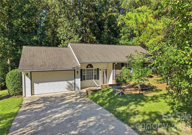 Photo 2 of Single family home for sale at 8004 Agape Ln, Waxhaw, NC 28173 | MLS# 4430325 | Listing updated on 2026-10-04