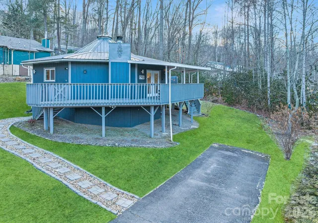 Photo 2 of Single family home for sale at 180 Hemlock Loop, Maggie Valley, NC 28751 | MLS# 4430326 | Listing updated on 2026-10-02