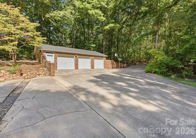 Photo 3 of Sale Pending at 614 Stonehaven Ct, Clover, SC 29710 | MLS# 4430328 | Listing updated on 2026-10-19