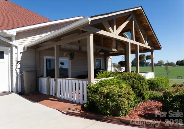 Photo 3 of Single family home for sale at 4128 Icard Ridge Rd, Hickory, NC 28601 | MLS# 4430329 | Listing updated on 2026-10-17