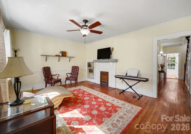 Photo 2 of Single family home for sale at 821 S Chester St, Gastonia, NC 28052 | MLS# 4430330 | Listing updated on 2026-10-09
