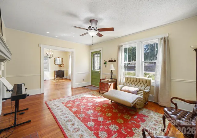 Photo 4 of Single family home for sale at 821 S Chester St, Gastonia, NC 28052 | MLS# 4430330 | Listing updated on 2026-10-09