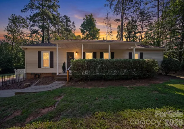 Photo 1 of Single family home for sale at 106 Brookridge Ln, Mooresville, NC 28117 | MLS# 4430331 | Listing updated on 2026-10-03