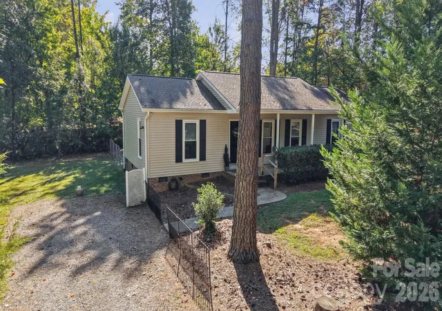 Photo 2 of Single family home for sale at 106 Brookridge Ln, Mooresville, NC 28117 | MLS# 4430331 | Listing updated on 2026-10-03